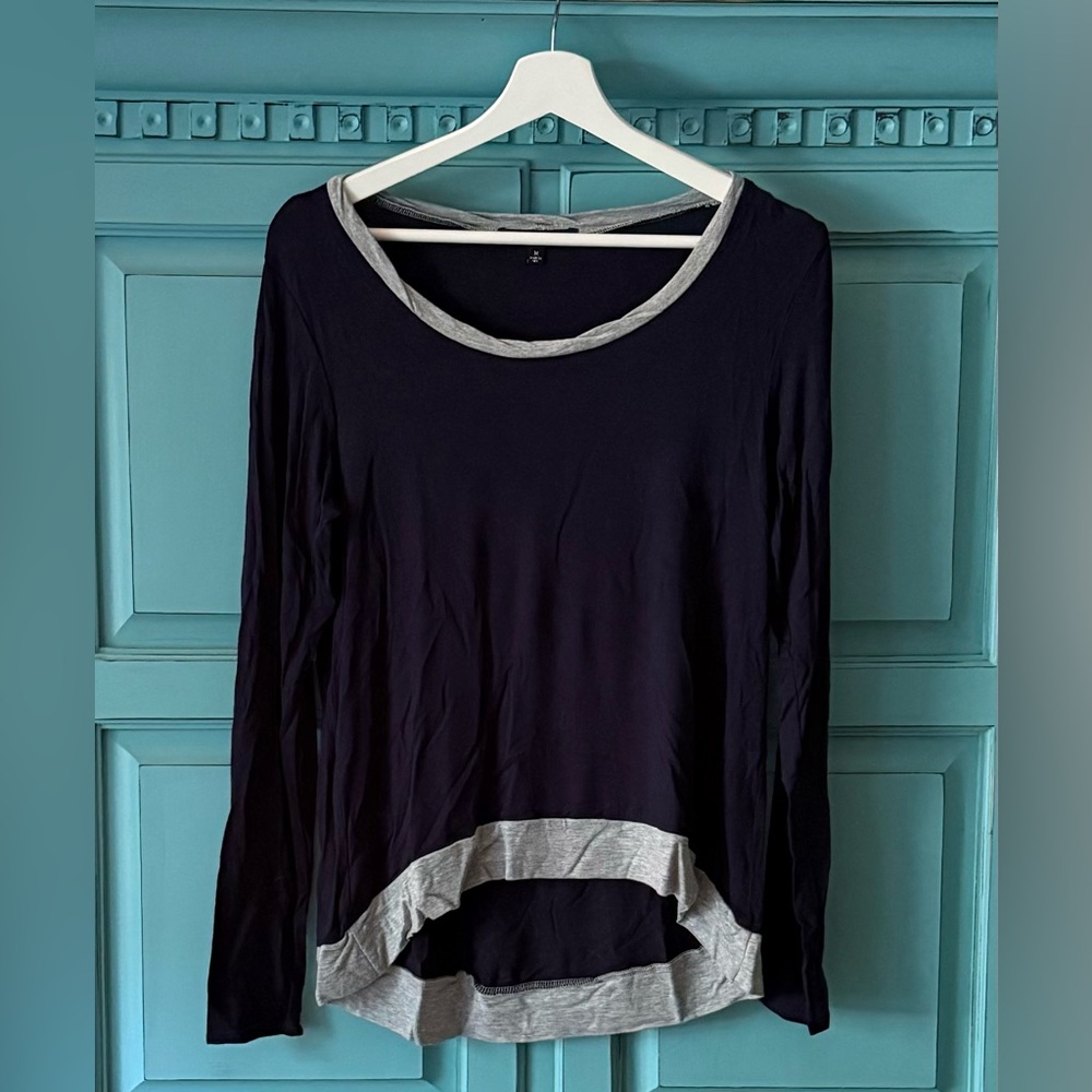 Green Envelope Women's Navy and Gray Top